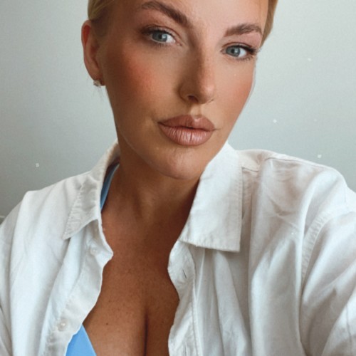 Laura B.