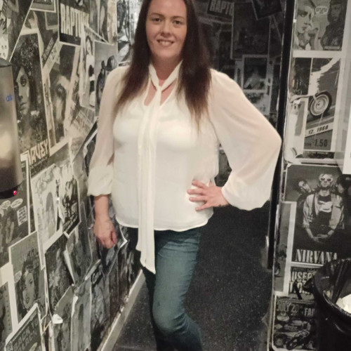 Lindsay b. profile photo