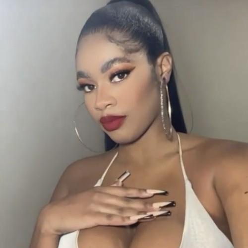 Mia M.