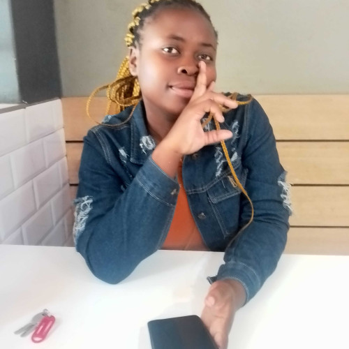 esthellah M.