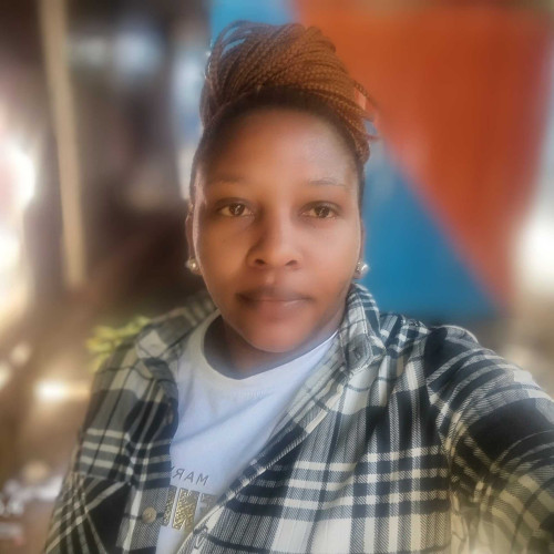 joyce M. profile photo