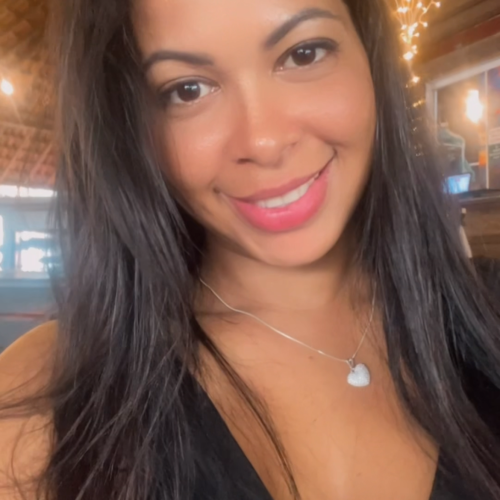 Aline F.