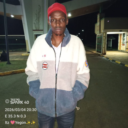 ARON  R. profile photo