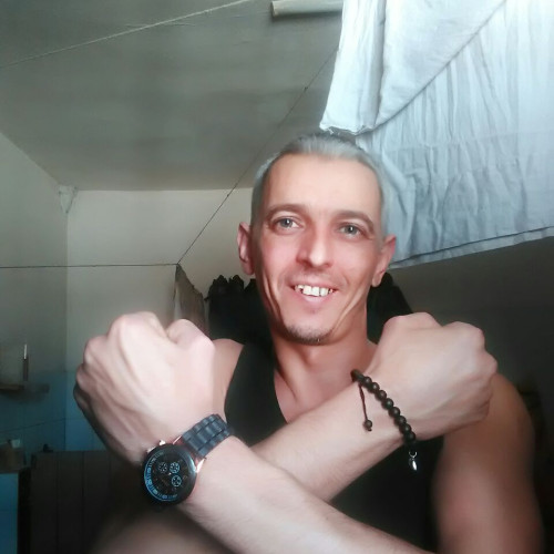 Valentin   . profile photo