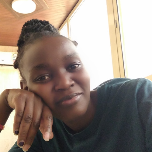 Trizah T. profile photo