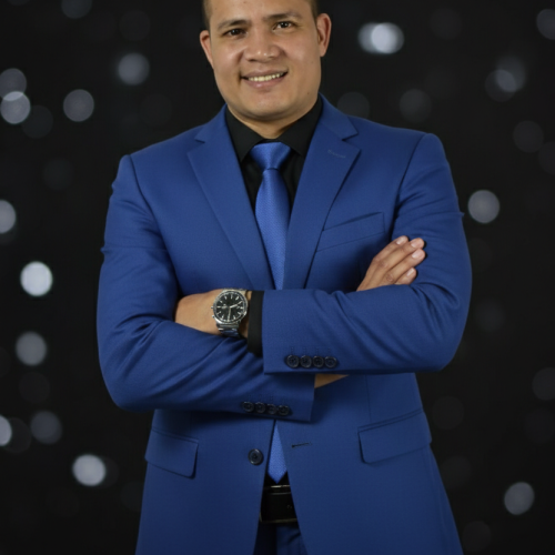 elias r. profile photo