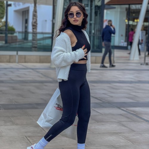Zineb E.