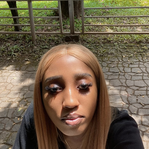 Mimi G.