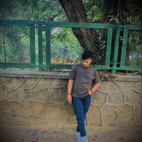Dhruv M.