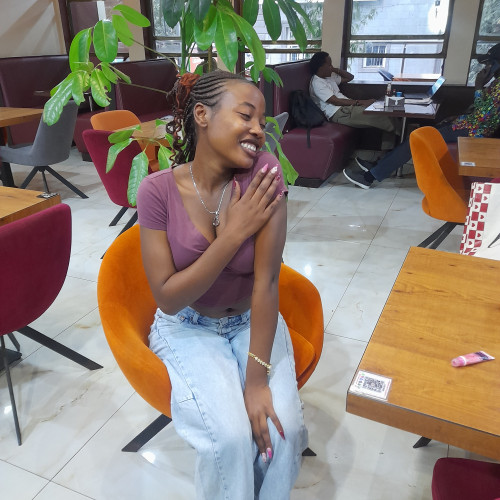 Dezziny  M. profile photo