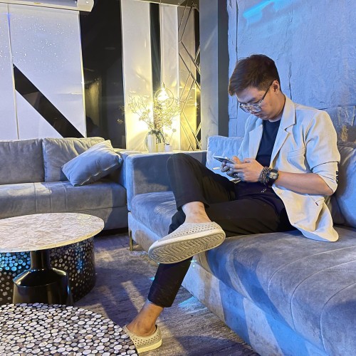 Leoz V. profile photo