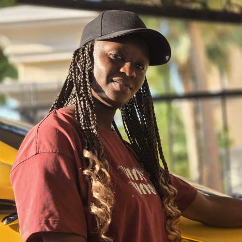 damaris w. profile photo