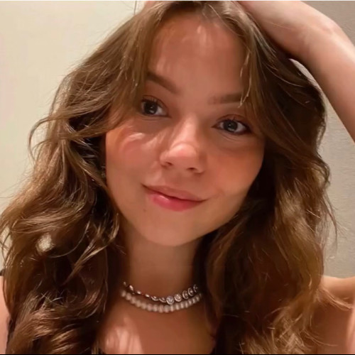 Lola E.