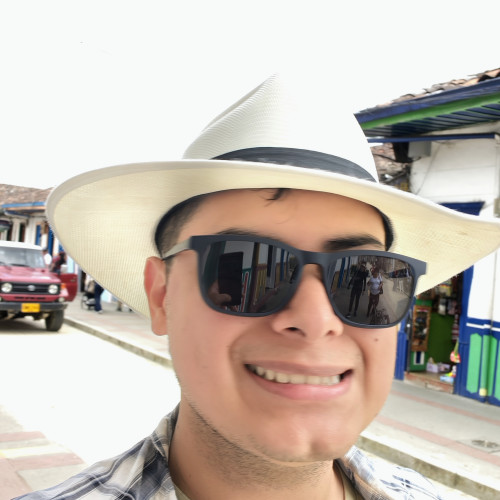 Javier  R. profile photo