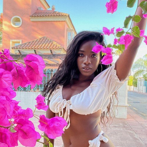 MARIA V. profile photo