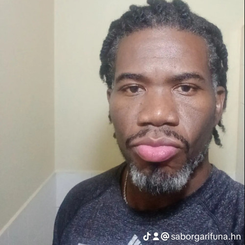 JULIAN P. profile photo