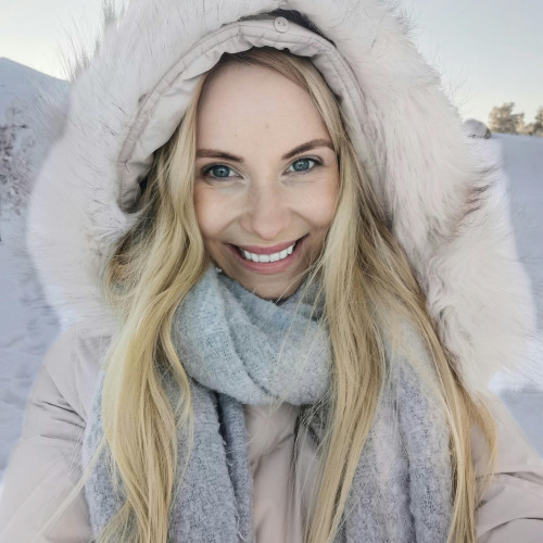dina h.