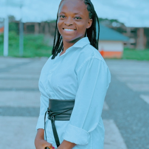 Vee L. profile photo