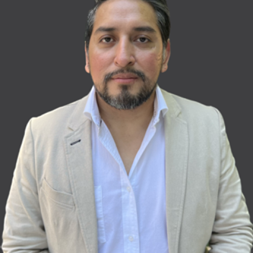 Luis R.
