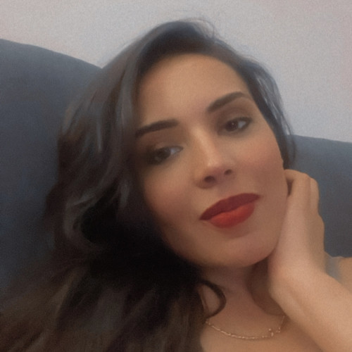 Yasmine M.