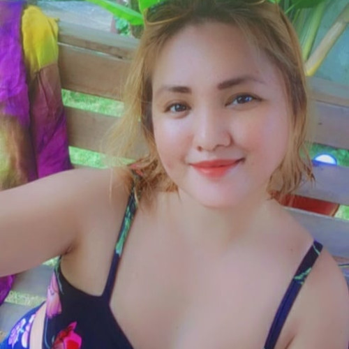 Dee Y. profile photo