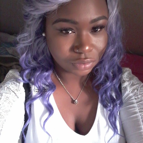 queenie w. profile photo