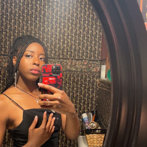 Victoria  . profile photo