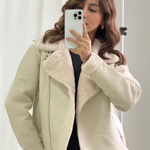 Lia S. profile photo