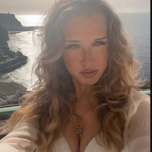 Eva C. profile photo