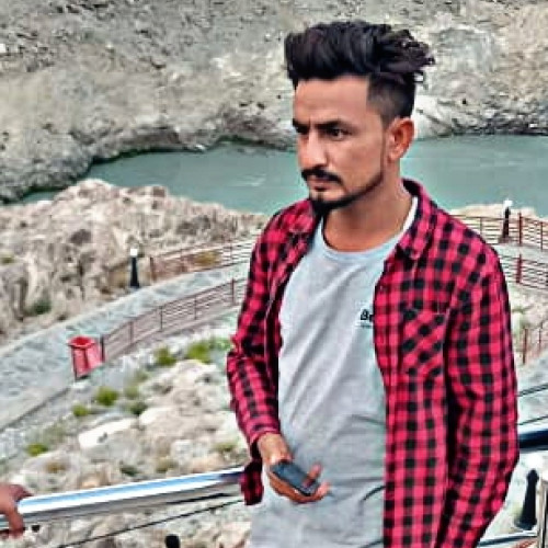 shamroz  l. profile photo
