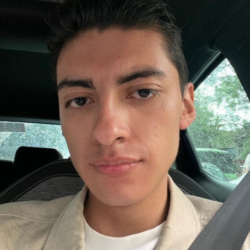 Oziel M. profile photo