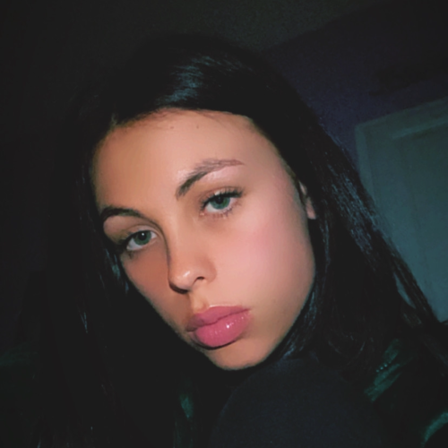 Mia N.
