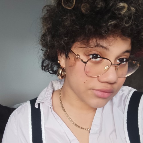 Ayleen   . profile photo