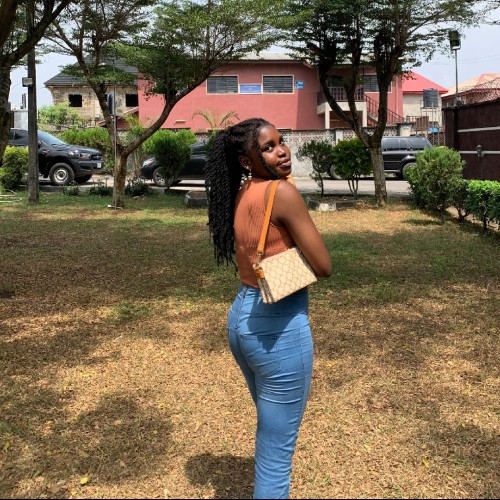 Alexis  V. profile photo