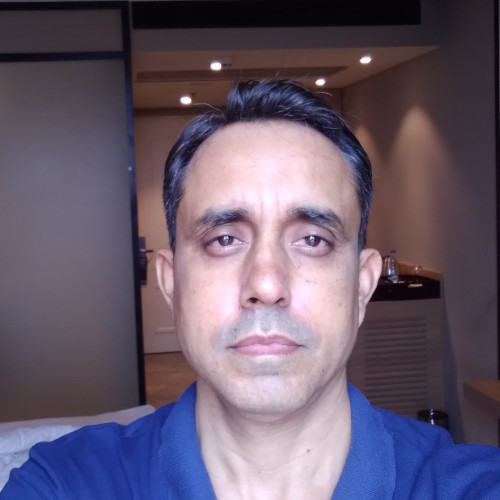 dev b. profile photo
