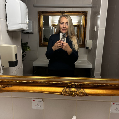 Annika L. profile photo
