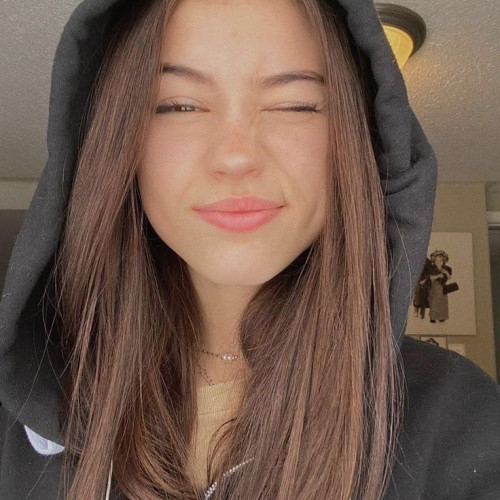 Elena v. profile photo