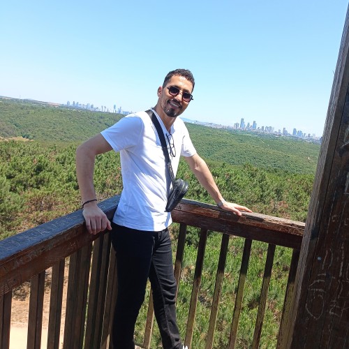 farihaqrim a. profile photo