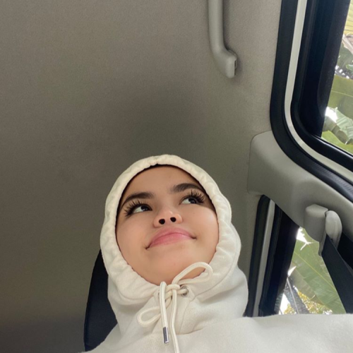Nayla m.