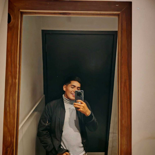 Max D.