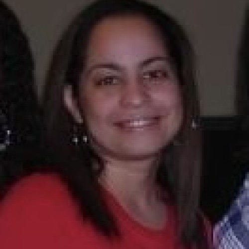 Yanira C.