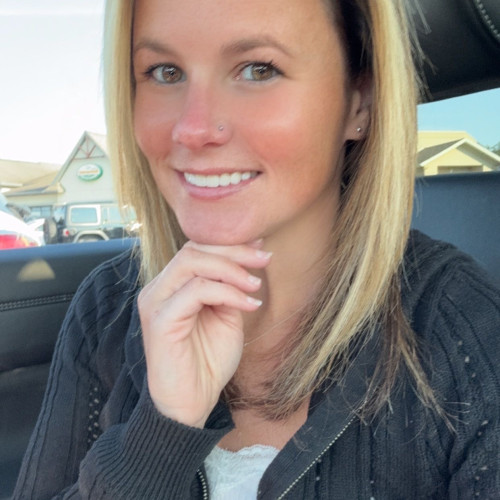 Dee s. profile photo