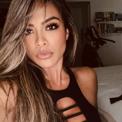 Tia J.