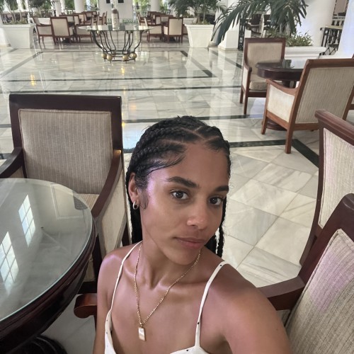 Victoria P.