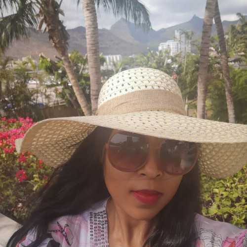 Yvonne M. profile photo