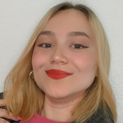 Esmeralda B.