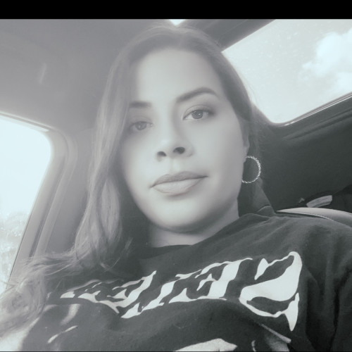 Vicky M.
