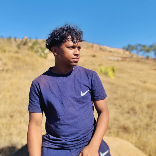 Lalaniriana  R. profile photo