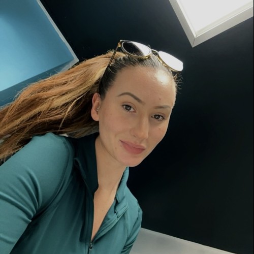 Sara F.
