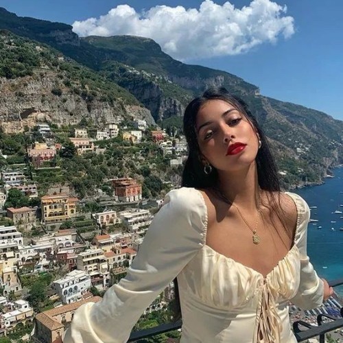 Yasmine  J.